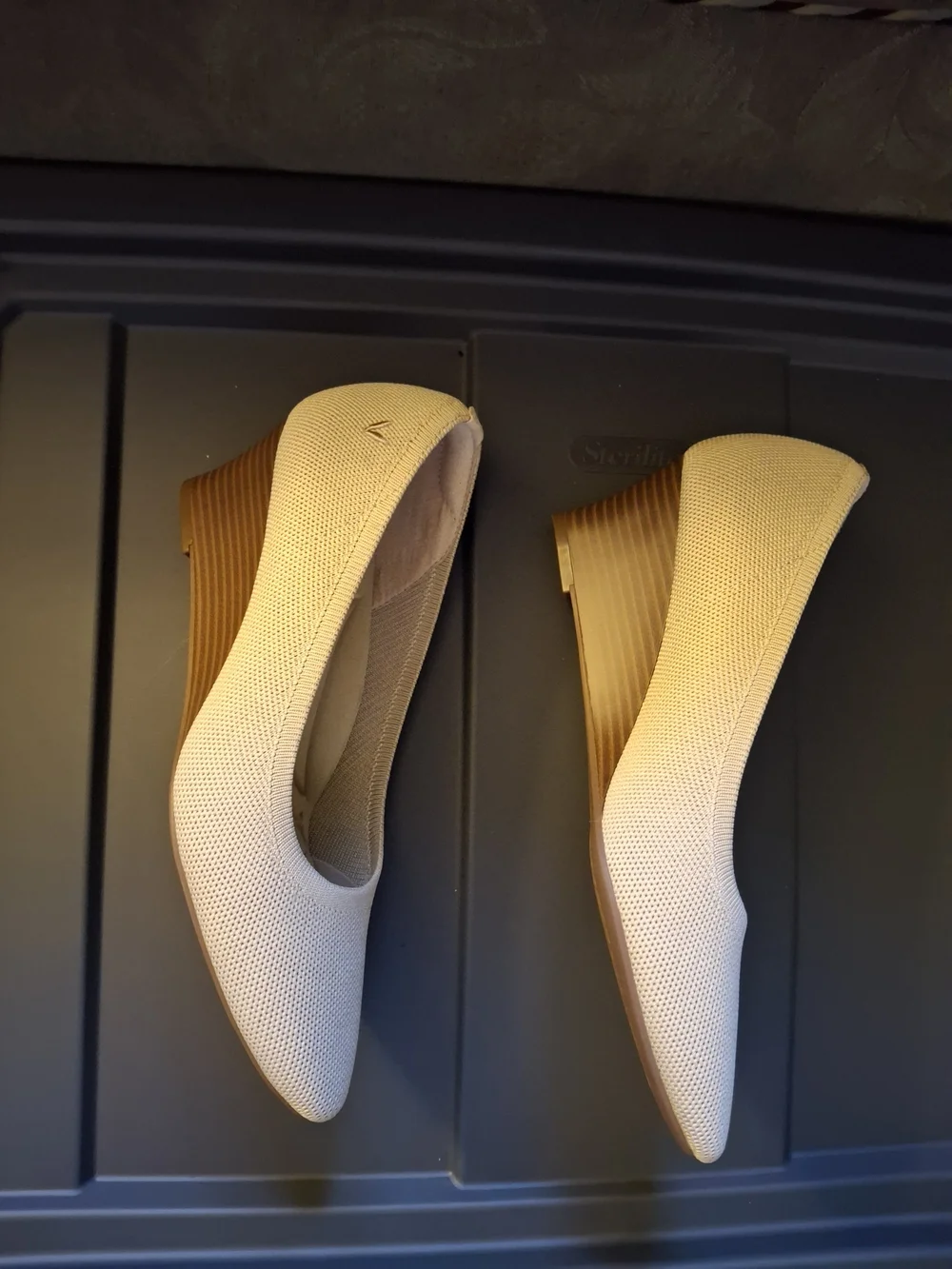 Vivaia cream colored